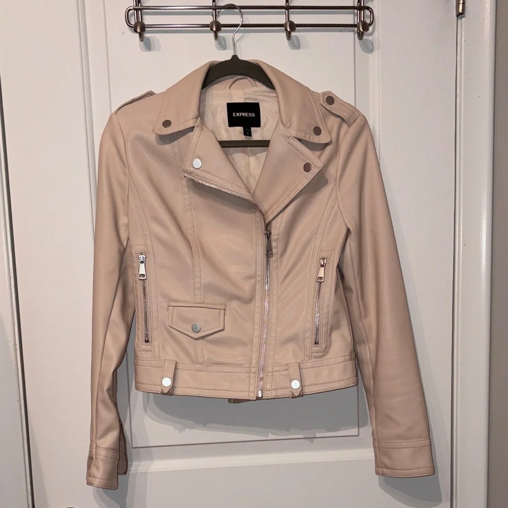 Express Women's Cream Leather Jacket - Picture 5 of 5